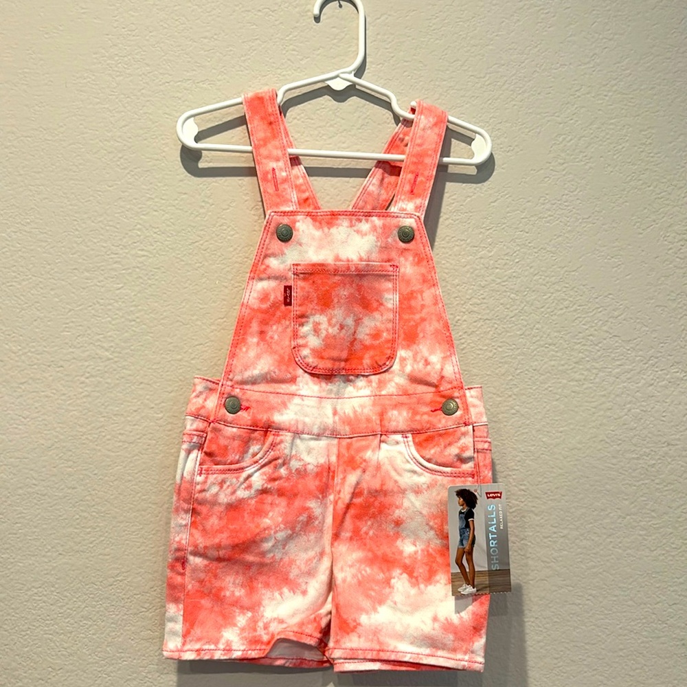 Levi’s relaxed fit overalls Shortalls, size: 4